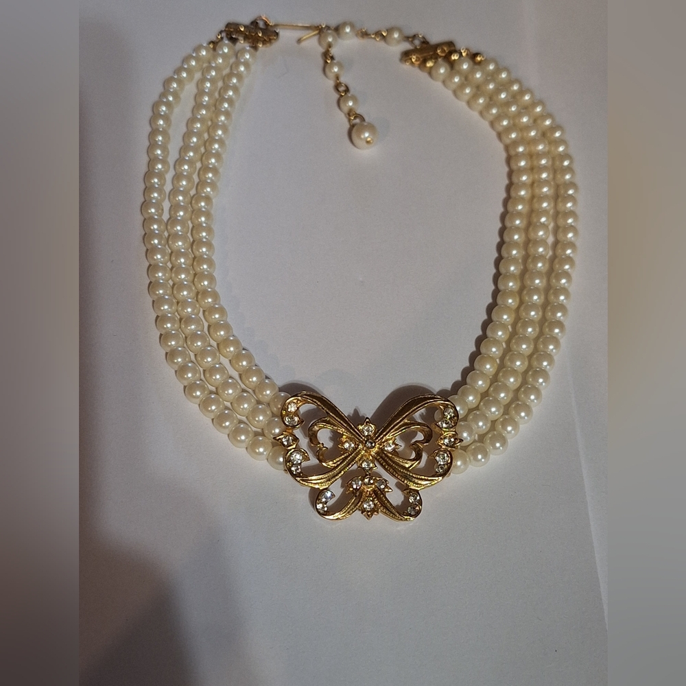 Vintage Signed AVON NR 3 Strand Faux Pearl Rhinestone Butterfly Choker Necklace